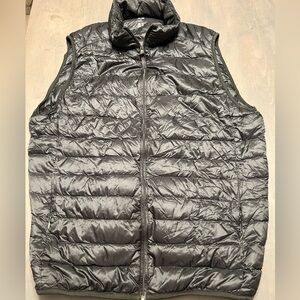Uniqlo down vest✨